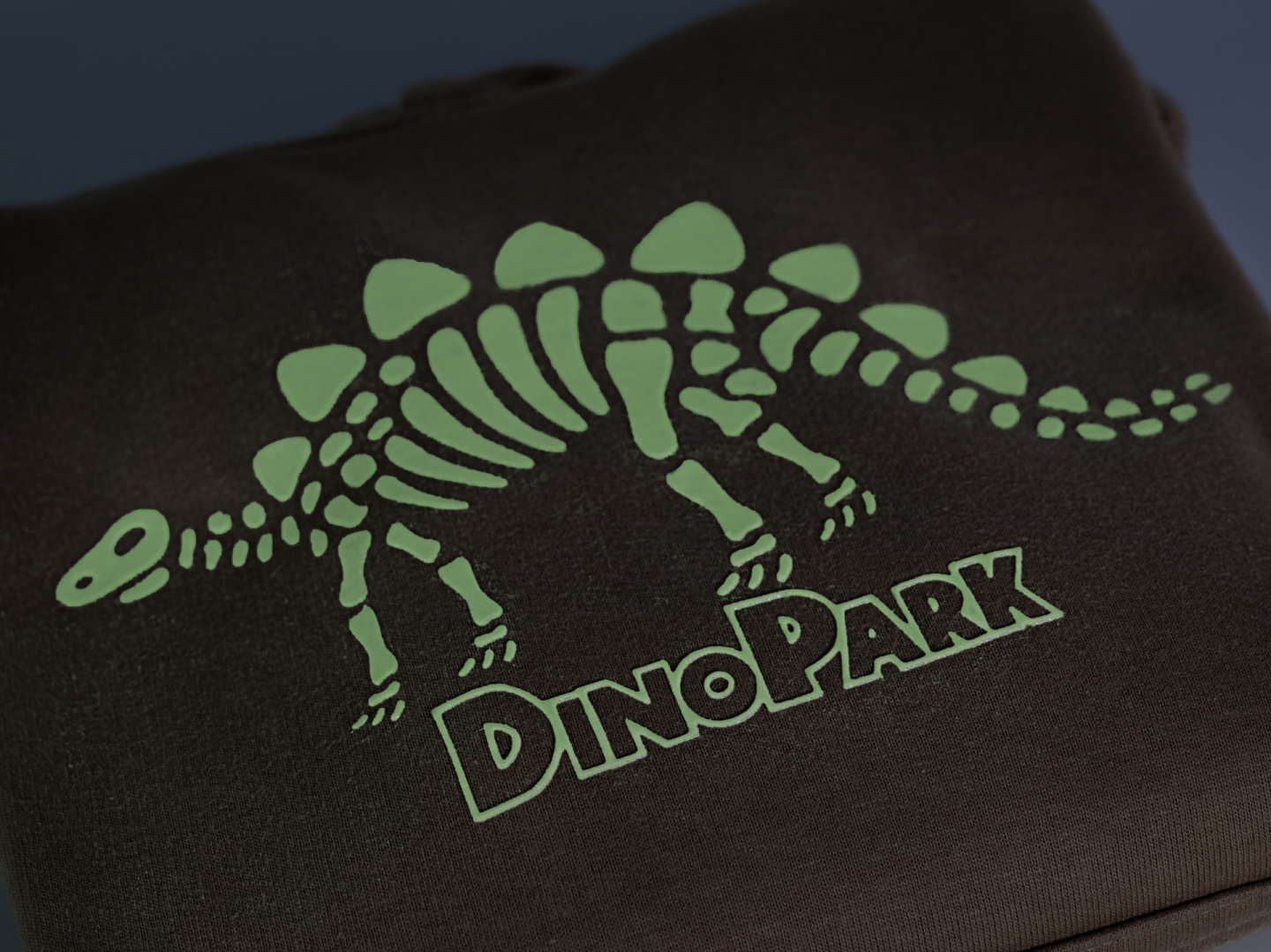 Svítící potisk kostry stegosaura